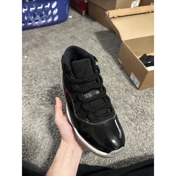 Jordan 11 Space Jam 2016 Size 8 - Picture 2 of 5